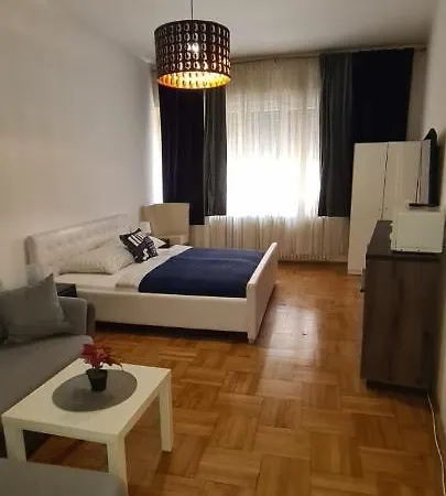 Monolit Budjet Budapeşte